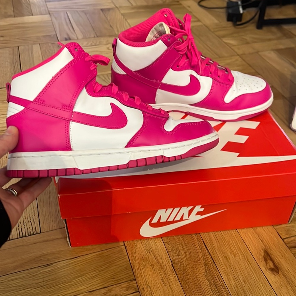 Hot Pink  Nike Dunk High Size 8 Women’s